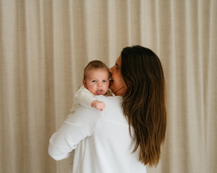 Mieux vivre le post-partum : comprendre le quatrième trimestre et retrouver confiance